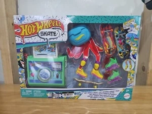 Hot Wheels Skate 90s Rewind & Grind Pack de Mattel - Patines y accesorios retro - Imagen 1 de 3