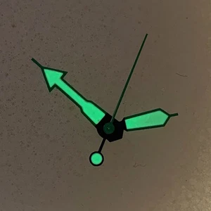 Juego de manecillas de reloj verdes luminosas con bordes de colores para movimientos NH35/NH36/4R/7S - Imagen 1 de 12