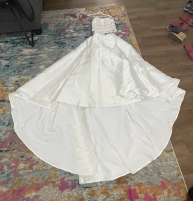 Vestido de novia Alfred Angelo blanco dos piezas línea A talla 8 1724 022 (TPY) 45580 Foto 1 de 4