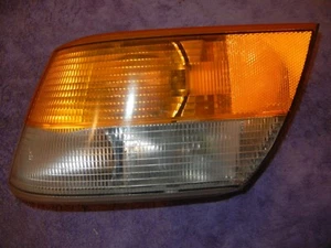 87 - 94 Classic SAAB 900 Left Front Turn Light Assembly - Picture 1 of 7
