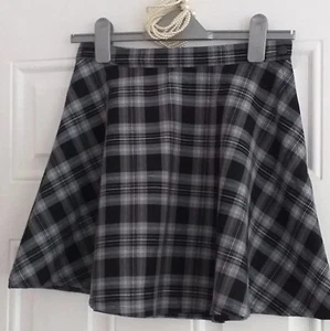 💋Black /white Check Skirt Size 10 By Designer American Apparel Length 17" 🖤 - Picture 1 of 24