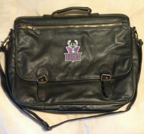 MILWAUKEE BUCKS BLACK LEATHER LAPTOP BAG W/ PLAID INTERIOR Cover