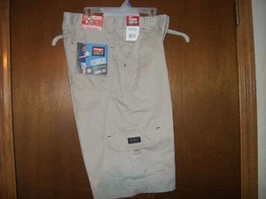 Wrangler ADJ Waist beige Dark Putty Cargo Shorts NWT 4 - Reg  - Picture 1 of 1
