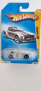 2009 Hot Wheels New Models Triumph TR6 33/42 New - Picture 1 of 8