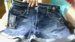 NWT Silver Jean Co Suki Shorts Sz 26 W/L4 Curvy Fit Mid-Rise Indigo Retail $64 - Picture 1 of 19