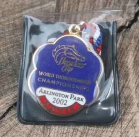 Breeders Cup Arlington Park 2002 Lapel Pin Badge Owner Bracelet Horse Racing Cover