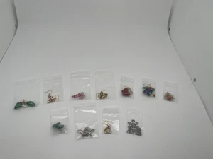 Lotto orecchini natalizi e collana - Foto 1 di 3