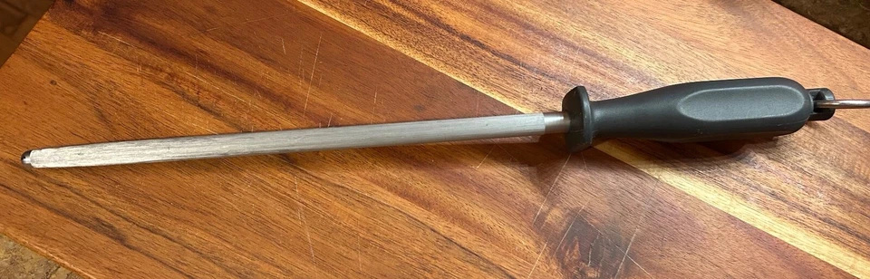 Afilador de cuchillos JA Henckels Intl Solingen Alemania acero plateado y negro Foto 1 de 4