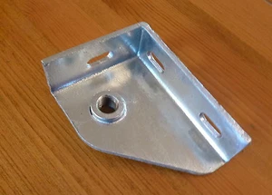 Sicherheitsgurthalterung LH verzinkt 345101 Land Rover Serie 2A/3 & Defender - Bild 1 von 1