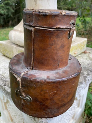 Etui Cuir du XVIII ème Siècle & 18 ème Siècle & Calice & Ciboire & France - Photo 1/4