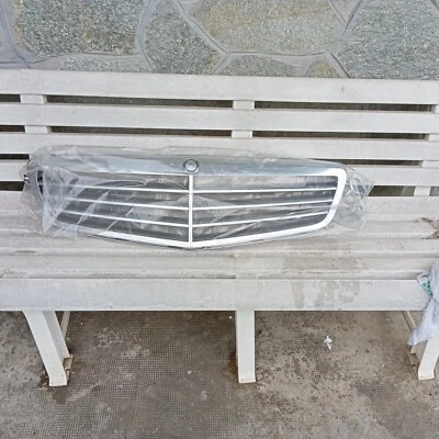 Vendo mascherina nuova per Mercedes CLK anteriore con stemma - Immagine 1 di 3