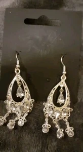 Ladies Silver Tone Shiny Costume Jewellery Dangle Earrings New - Picture 1 of 1