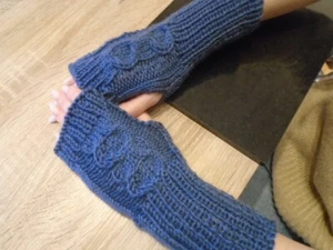 Ladies cosy mid blue hand knitted cable pattern wrist warmers, NEW - Picture 1 of 4