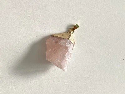 Roher Edelstein Anhänger Gold Verschiedene Charm Birthstone Schmuck Rosenquarz - Bild 1 von 2