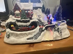 Vtg Avon Winter Wonderland Fiber Optic Village Music Lights  Train 2011 3 AA - Picture 1 of 17