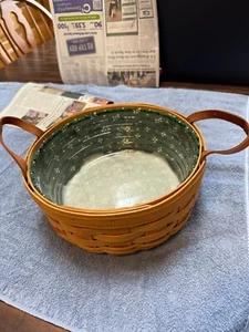 "Cesta Longaberger 1996 con forro de tela y plástico y asas 9,5"" de ancho 4,5""" - Imagen 1 de 5