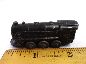 VINTAGE MINIATURE LOCOMOTIVE RR TOY DIECAST TOY RAILROAD - Picture 1 of 3