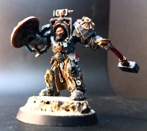 Miniatura bien pintada W40k Space Wolves Arjac Rockfist - Imagen 1 de 7