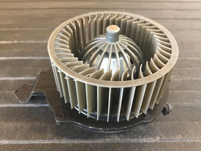 Conjunto de motor soplador Mercedes-Benz -123-820-11-42 - para MBZ 280CE / 300D y otros Foto 1 de 4