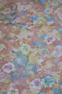 VTG. EASY CARE FLORAL FABRIC: OBTAINED FROM AN ESTATE: 4 1/2 YARDS - Picture 1 of 4
