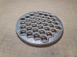 Soviet vintage aluminum mold for 37 cells quick production of dumplings, ravioli - Picture 1 of 13