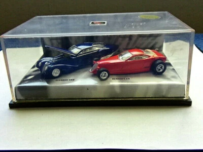 Foose * Design Mattel 1996 HOTWHEELS Manhatten & Hemisfear in plastic case - Image 1 of 4