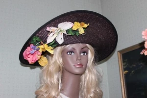 Vtg KOKIN EDWARDIAN VICTORIAN STYLE LG BRIM BLACK STRAW WIDOWS HAT W/FLOWERS - Picture 1 of 8