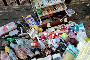 Opas Angelkoffer Köder Gewichte Schnüre Rollen Haken Preisvorschlag machen!! - Bild 1 von 13