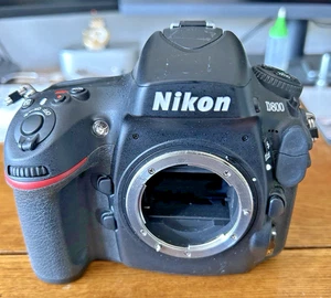 Nikon D800 36.3 MP  Camera Body  - BROKEN SENSOR - parts / repair only - Picture 1 of 7