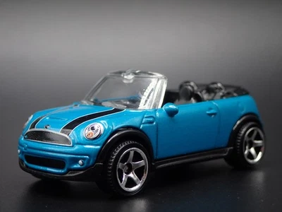 2009-2015 Mini Cooper S Convertible Blu 1:64 Diorama Scala Modellino Auto - Immagine 1 di 4