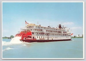 Delta Queen Sternwheel Steamboat Mississippi River Postcard - Picture 1 of 2