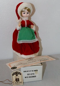 Bradley Darlin’s of the Month MISS DECEMBER Sammlerpuppe mit Echtheitszertifikat Box & Etikett - Bild 1 von 13