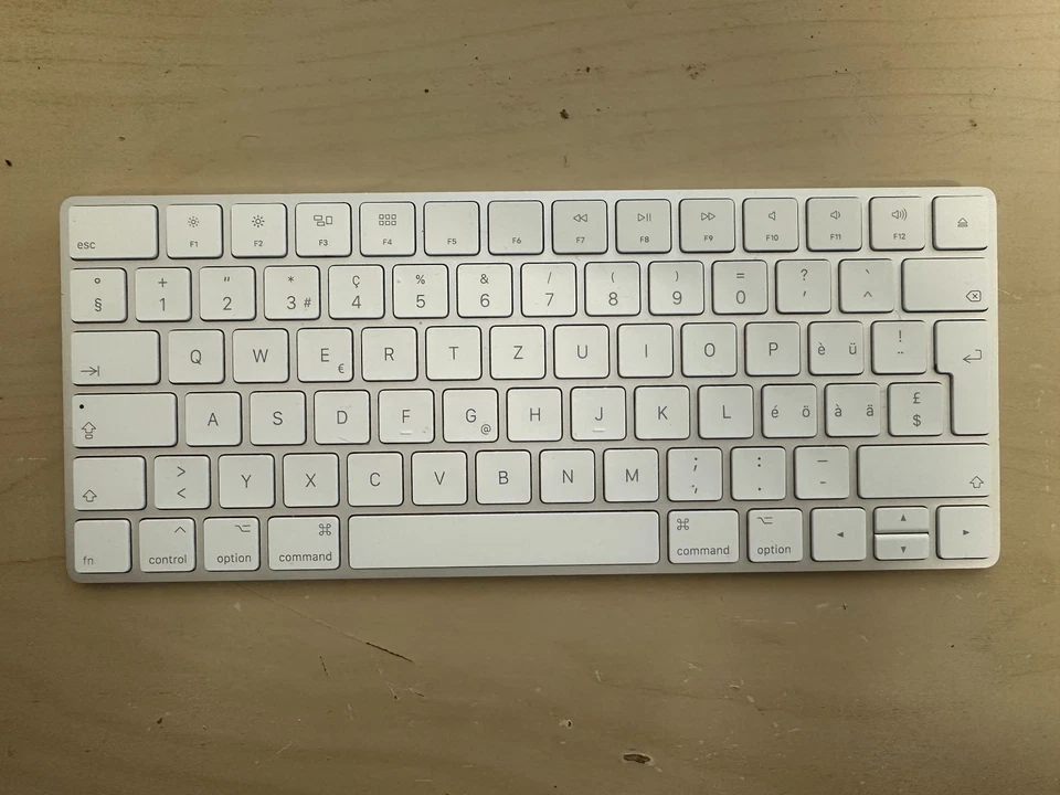 Apple Magic Keyboard (2. Generation) - Weiß, Schweiz A1644 - Bild 1 von 1