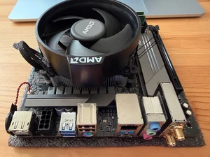 Mainboard Formfaktor Mini-ITX fertig aufgebaut mit AMD CPU, RAM, M.2 SSD - Bild 1 von 13