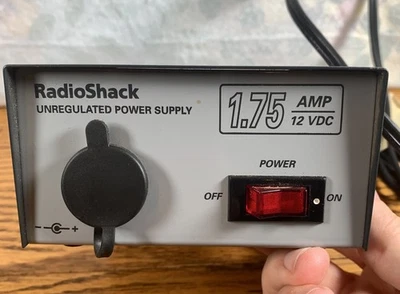 Fuente de alimentación no regulada Radioshack 1,75 Amp 12 VDC (Modelo 22-502A) Foto 1 de 4