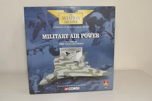 V 1:144 CORGI 48303 AVRO VULCAN B2 XH558 FIRST AND LAST SERVICE MIB - Imagen 1 de 4
