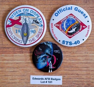 Vintage 1980-1990er Edwards AFB NASA 3 PIN BUTTONS Lot#101 STS-40 Dryden - Bild 1 von 5