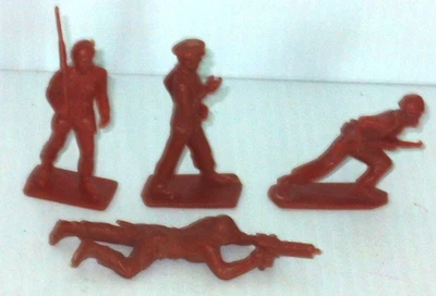 VINTAGE 4 TIMMEE P.P.  HOMBRES DEL EJÉRCITO SOLDADOS MILITARES RARO COLOR MARRÓN ROJIZO 65 MM Foto 1 de 3