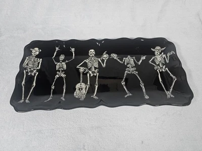 Вышедший на пенсию гончарный амбар танцующий скелет Хэллоуин / День мертвых Тарелка - Изображение 1 из 4