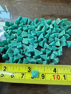 4 磅 树脂 TUMBLING MEDIA RUST CUTTING ABRASIVE TUMBLER 绿色 1/4 英寸 PYRAMID — 第 1/2 张图片