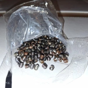 #69A/69B/69C(250 piezas + ¡pocos para suerte! )TORNILLO DE AGARRE DE CABEZA DE RANURA NEGRO MECCANO*LIMPIO* - Imagen 1 de 1