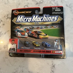 1999 WINNER'S CIRCLE MICRO MACHINES DALE EARNHARDT SR & JR CHECKERED FLAG SERIES - Picture 1 of 2
