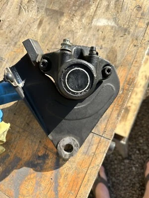 Harley-Davidson Sportster XL883 1994 montaje de pinza de disco de freno trasero Foto 1 de 3