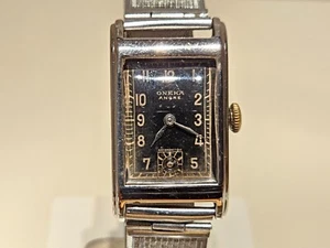 VINTAGE RARE WW2 MILITARY RECTANGLE TANK MEN'S SWISS WATCH "ONEKA"/BLACK DIAL - Picture 1 of 14