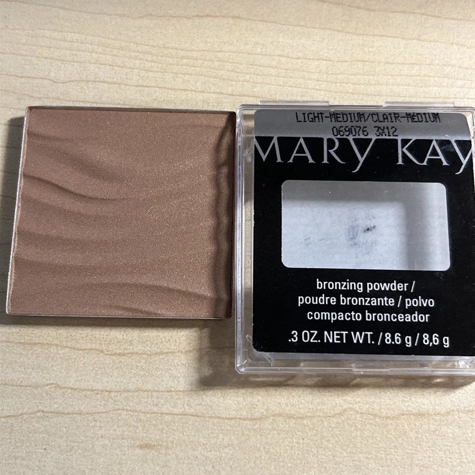 NIB Mary Kay Bronzing Powder LIGHT-MEDIUM - Image 1 of 1