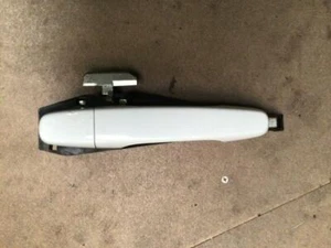 VE Omega SS SSV S Calais Berlina rear RHS right outer door handle 679F Heron - Picture 1 of 3
