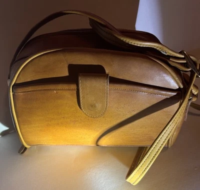 Красивый, винтажный желтовато-коричневый кожаный Тано сумочка! Очень чистый - хорошее состояние товара! Модный! - Изображение 1 из 4
