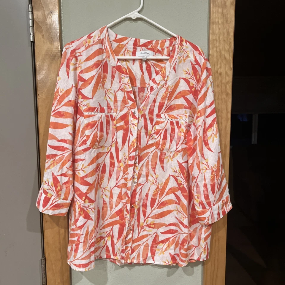 This is a Coral Bay women's pink floral button-up long-sleeve blouse. Size XL Foto 1 de 1