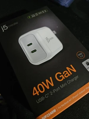 J5 Create 40W GaN USB-C 2 Port Mini Charger For Mobile Devises. - Image 1 of 2