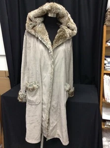 Pottery Barn Ombre Tipped Faux Fur Bathrobe Shower Womens Teen Gray Camel SMALL - Picture 1 of 9